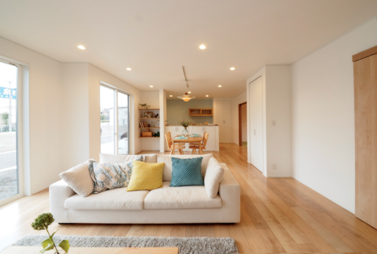 風が通り抜ける、丘の上にあるsumai