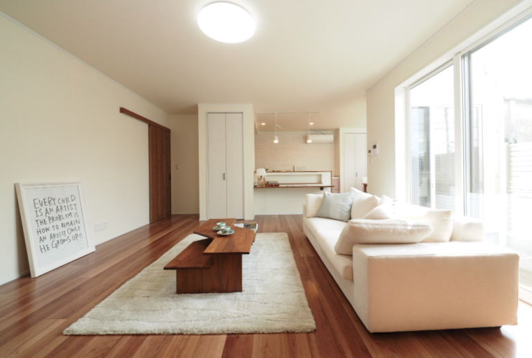 狭小地に建つ、和みながら過ごすsumai