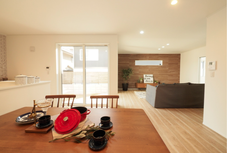 テラスとデッキを囲うsumai