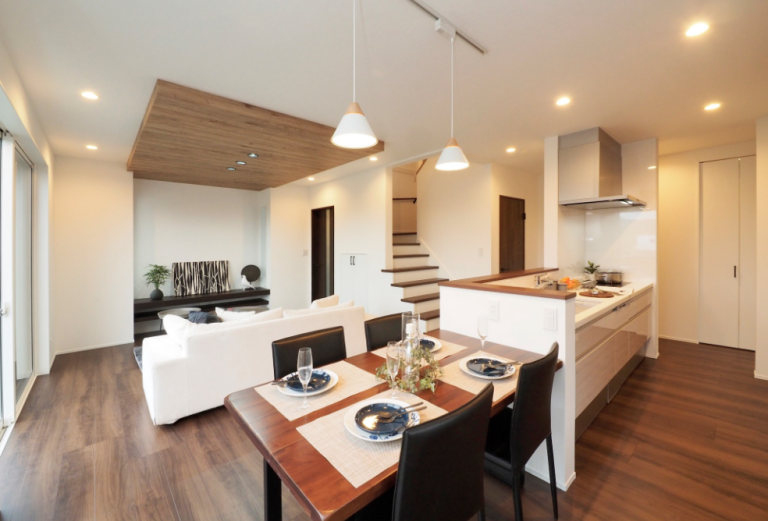 隠し扉とスキップフロアのあるsumai