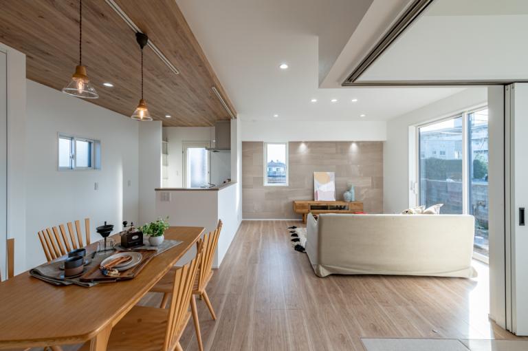 塗り壁と暮らす、プラスワンのあるsumai。