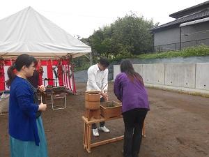 雨の中で、、、。