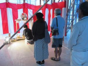 建替えの棟上げです