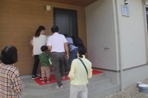 賑やかなお引渡し