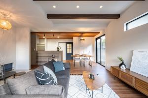 上品な華やかさと暮らす、ｵｰﾌﾟﾝｷｯﾁﾝのあるsumai。お礼。